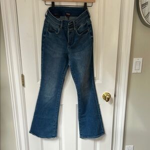 NYDJ Wide Leg Jeans w/lift n tuck technology. Vintage wash. double button zipfly